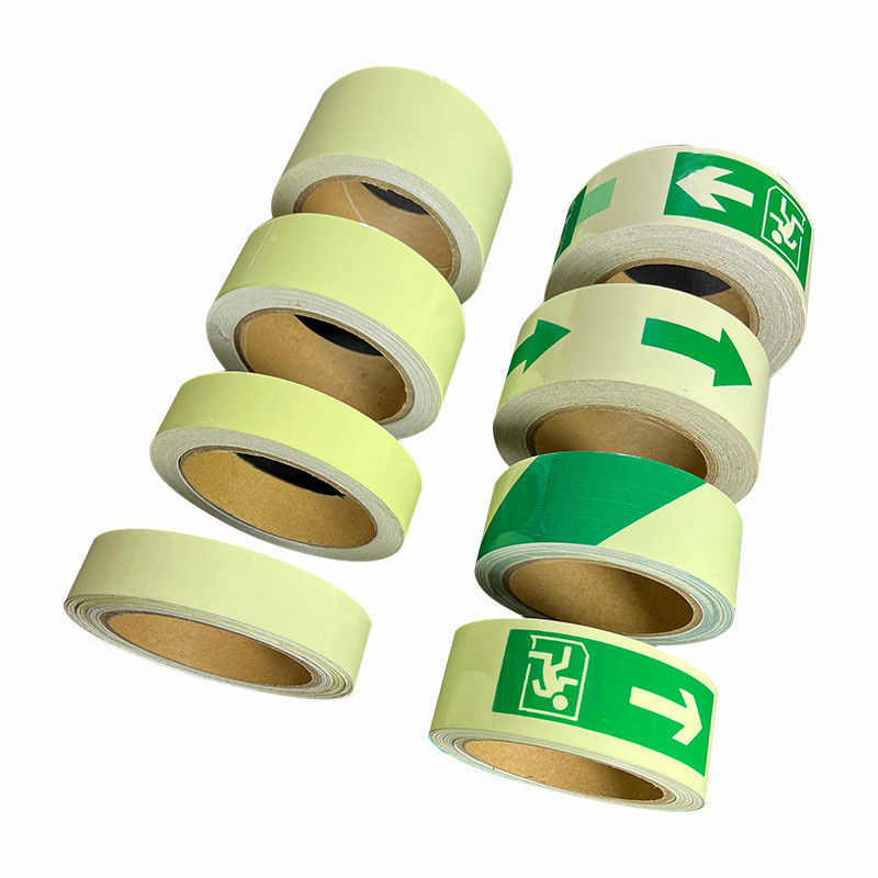 Pijlvormige PVC-materiaal zelfklevend gloeiend in het donker veiligheidsband voor het markeren van het podium