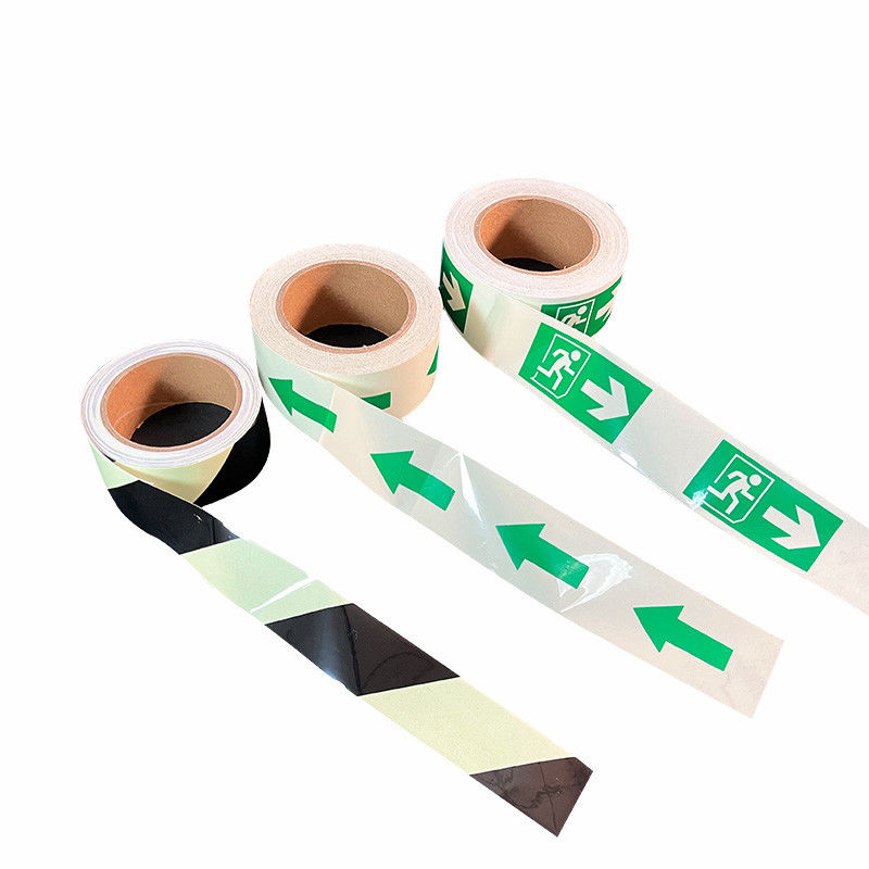 Pijlvormige PVC-materiaal zelfklevend gloeiend in het donker veiligheidsband voor het markeren van het podium