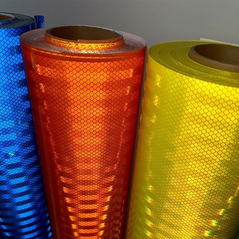 Zelfklevende PET-reflecterende film Prismatische reflectieplaat voor tijdelijke wegborden