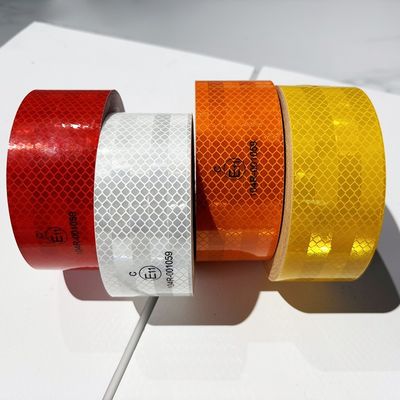 Goede prijs Aanpasbare High Visibility 104R ECE Reflective Tape 2 inch voor Trailers online