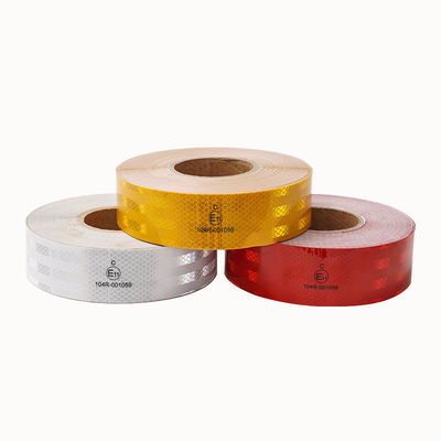 Goede prijs PET-prismatische ECE 104R-reflecterende tape-reflecterende sticker voor vrachtwagens online