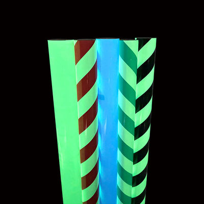 Goede prijs Fluorescerend schuimend aluminiumfolie vinyl Permanent kleefmiddel nachtelijk gloeiend in het donker vinylfilm voor decoratie online