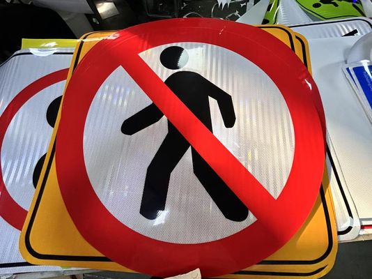 Goede prijs Digitaal drukken UV-drukken Ingenieursgraad Prismatisch reflecterend vel voor verkeerswaarschuwingsborden online